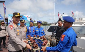 Ditpolairud Polda Banten Gelar Transplantasi Terumbu Karang Dalam Rangka HUT Polairud Ke-74