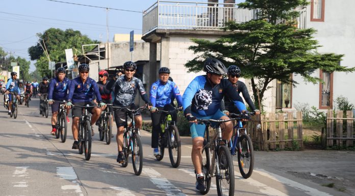 Polda Banten Melaksanakan Fun Bike dan Bakti Sosial