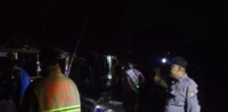 Polsek Tanara Datangi Rumah Korban Kebarakan Tersambar Petir