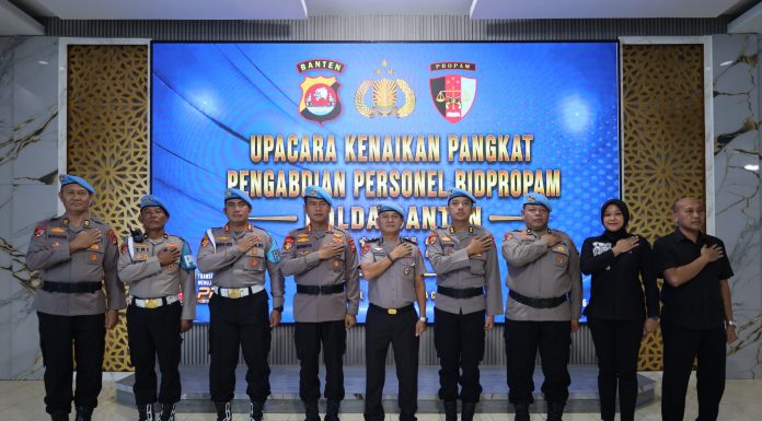 Bidpropam Polda Banten Gelar Upacara Kenaikan Pangkat Pengabdian Personel