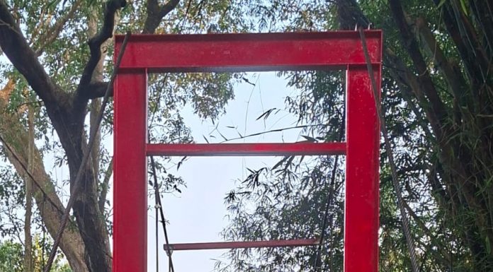 Polri Rampungkan Pembangunan Jembatan Merah Putih Presisi di Desa Pasirbuyut
