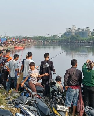Ribuan Warga Serbu Danau Puspemkab Serang, Ada Apa?