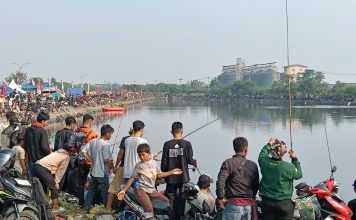 Ribuan Warga Serbu Danau Puspemkab Serang, Ada Apa?