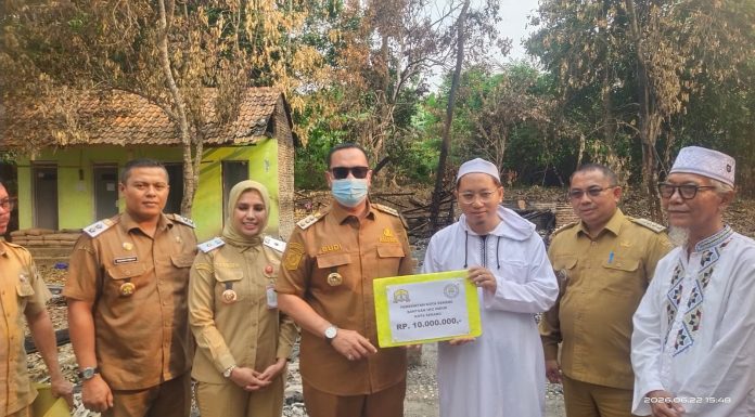 Walikota Serang Salurkan Bantuan ke Ponpes An-Nawabiyah Usai Kebakaran